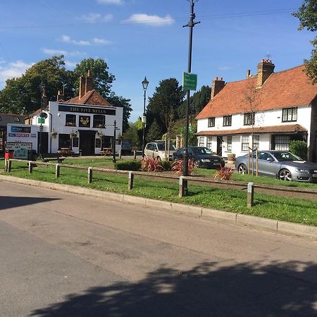 Harmondsworth Hall Guest House West Drayton  Exterior foto