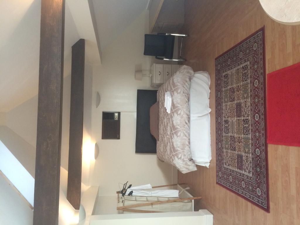 Harmondsworth Hall Guest House West Drayton  Zimmer foto