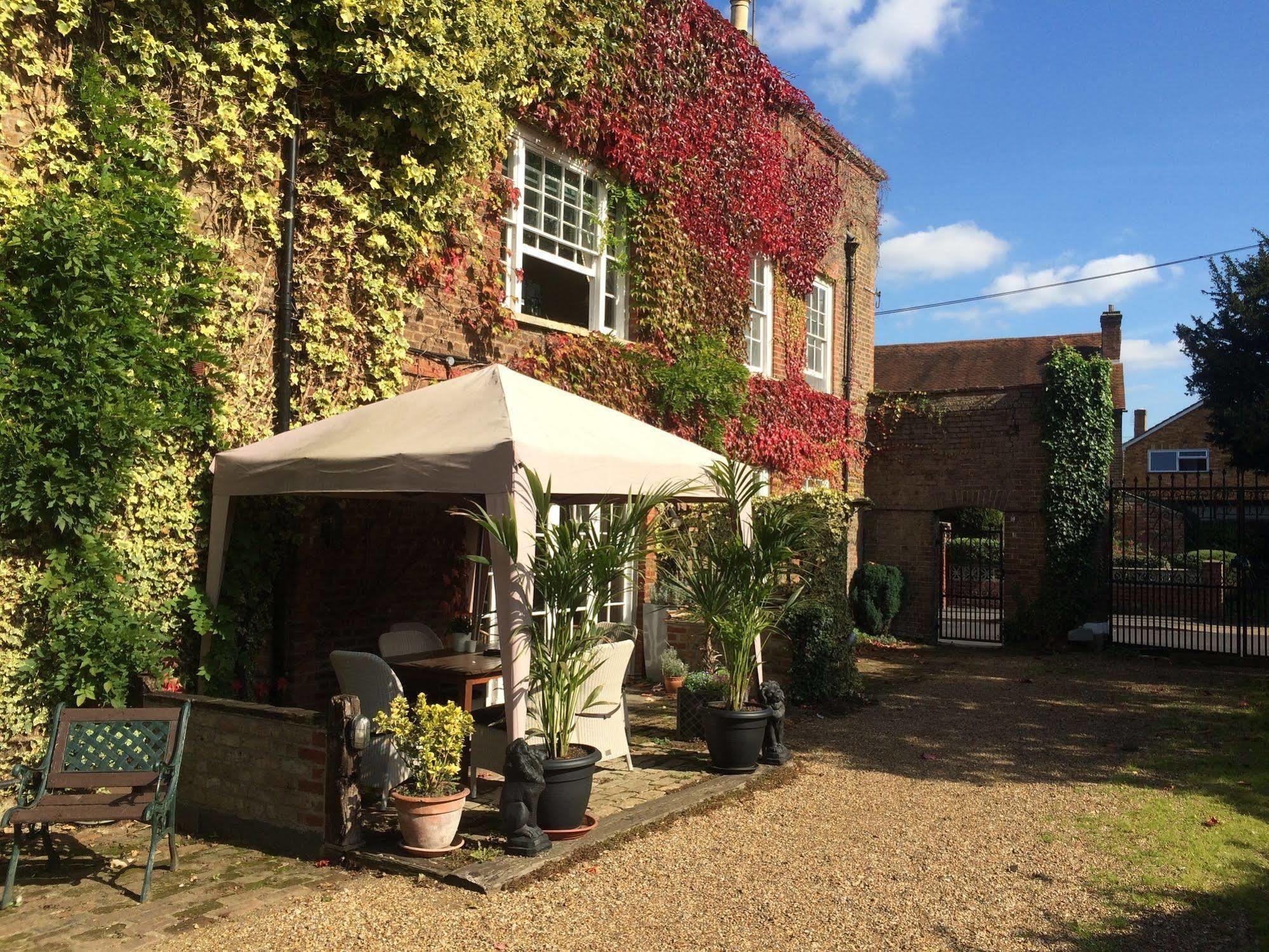 Harmondsworth Hall Guest House West Drayton  Exterior foto