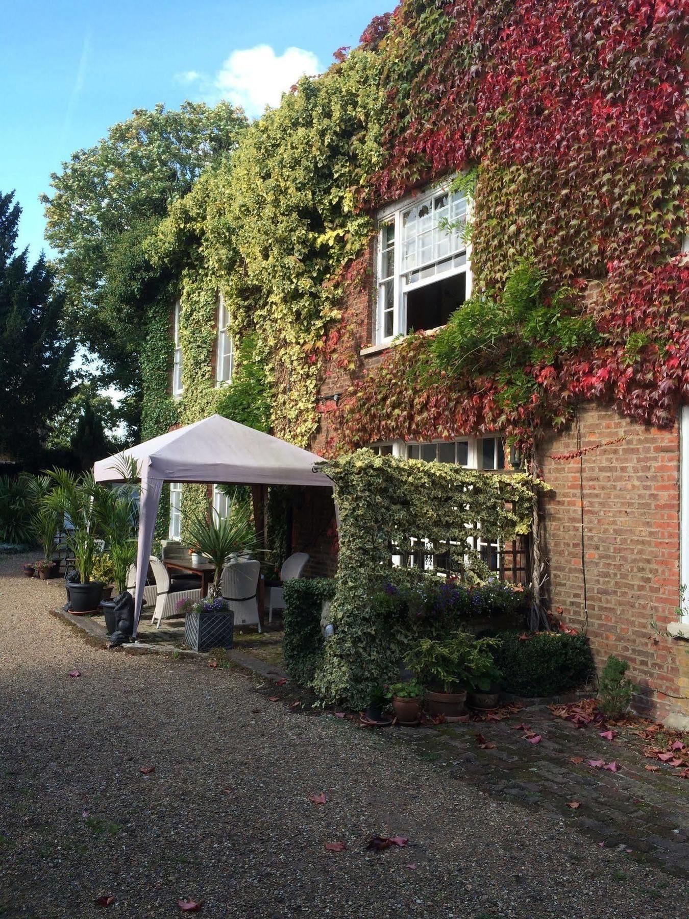Harmondsworth Hall Guest House West Drayton  Exterior foto